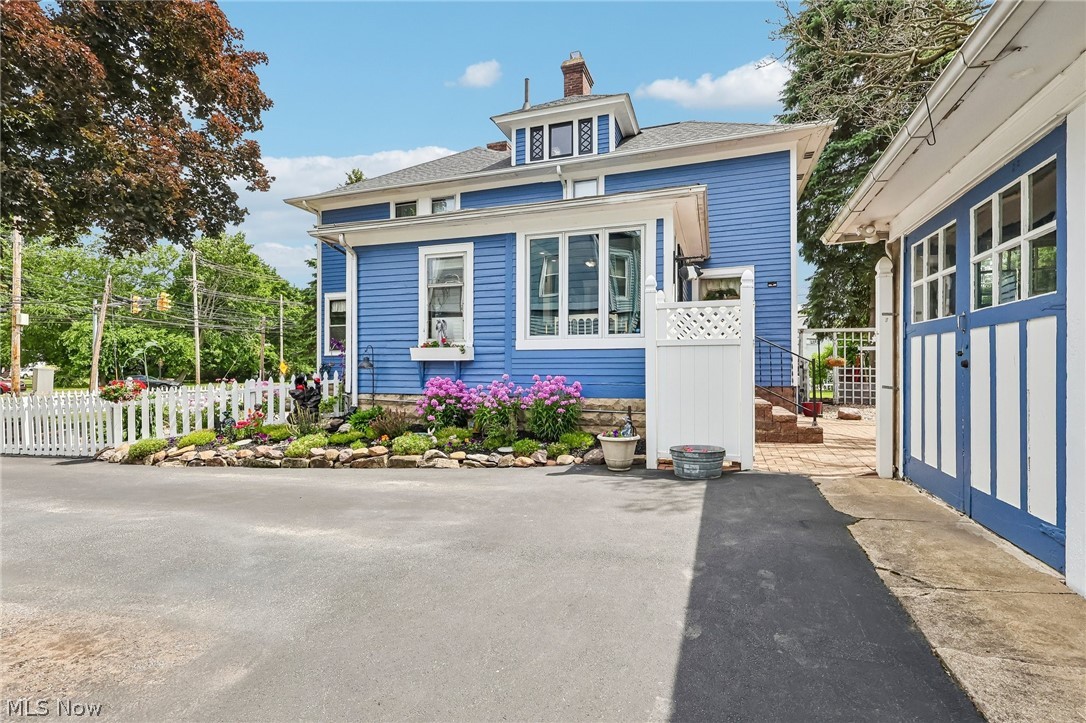 402 Bank Street Property Photo 45