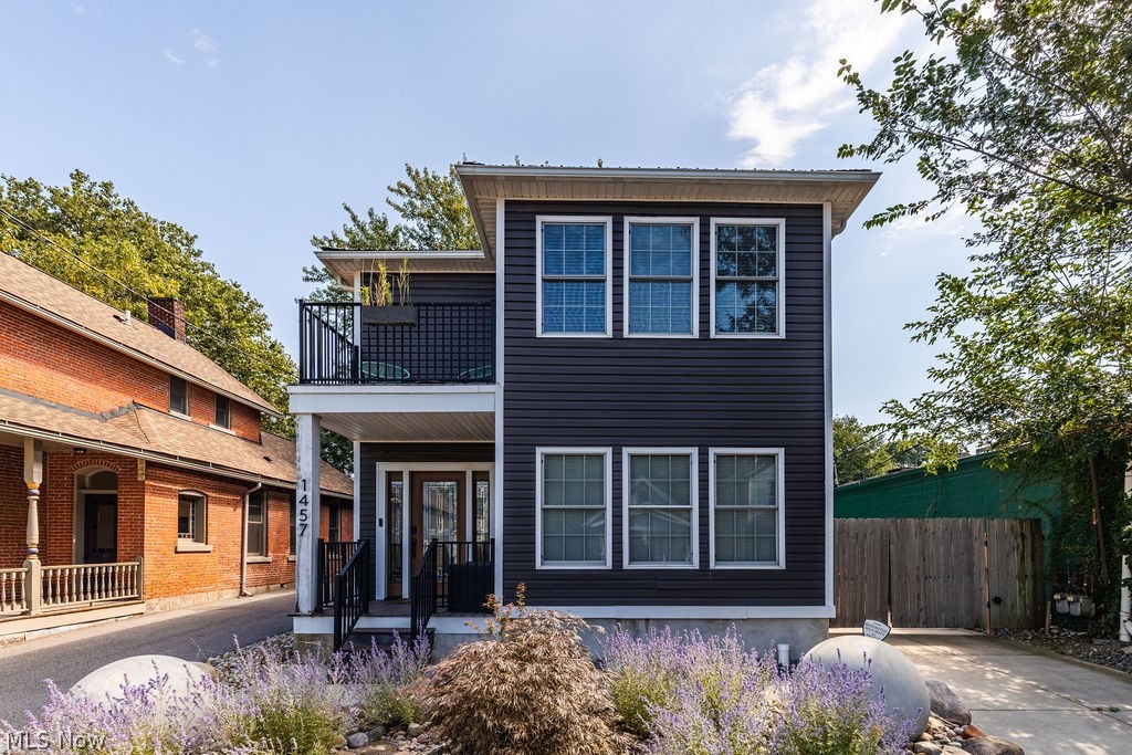 1457 W 52nd Street
