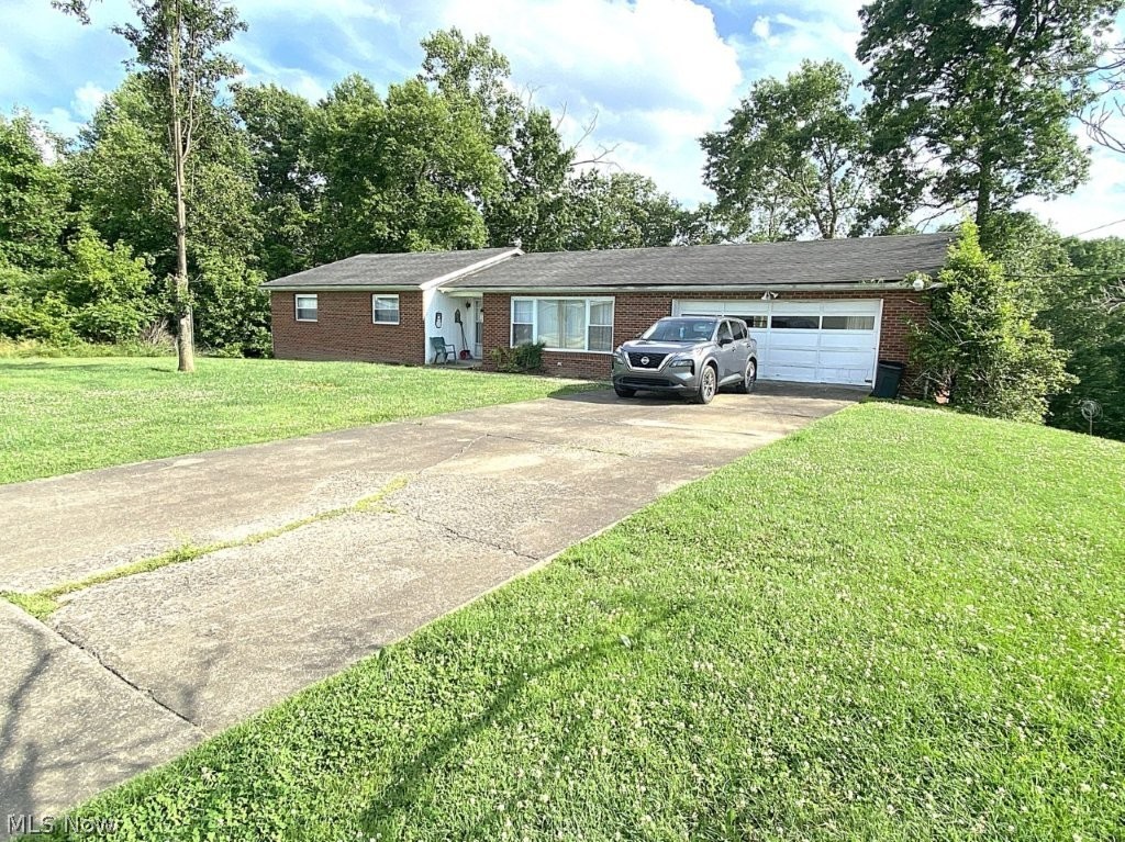 230 Oak Drive Property Photo 2