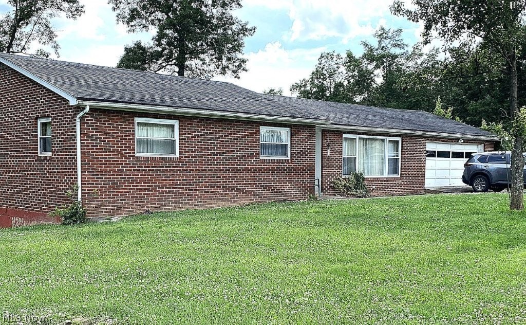 230 Oak Drive Property Photo 3