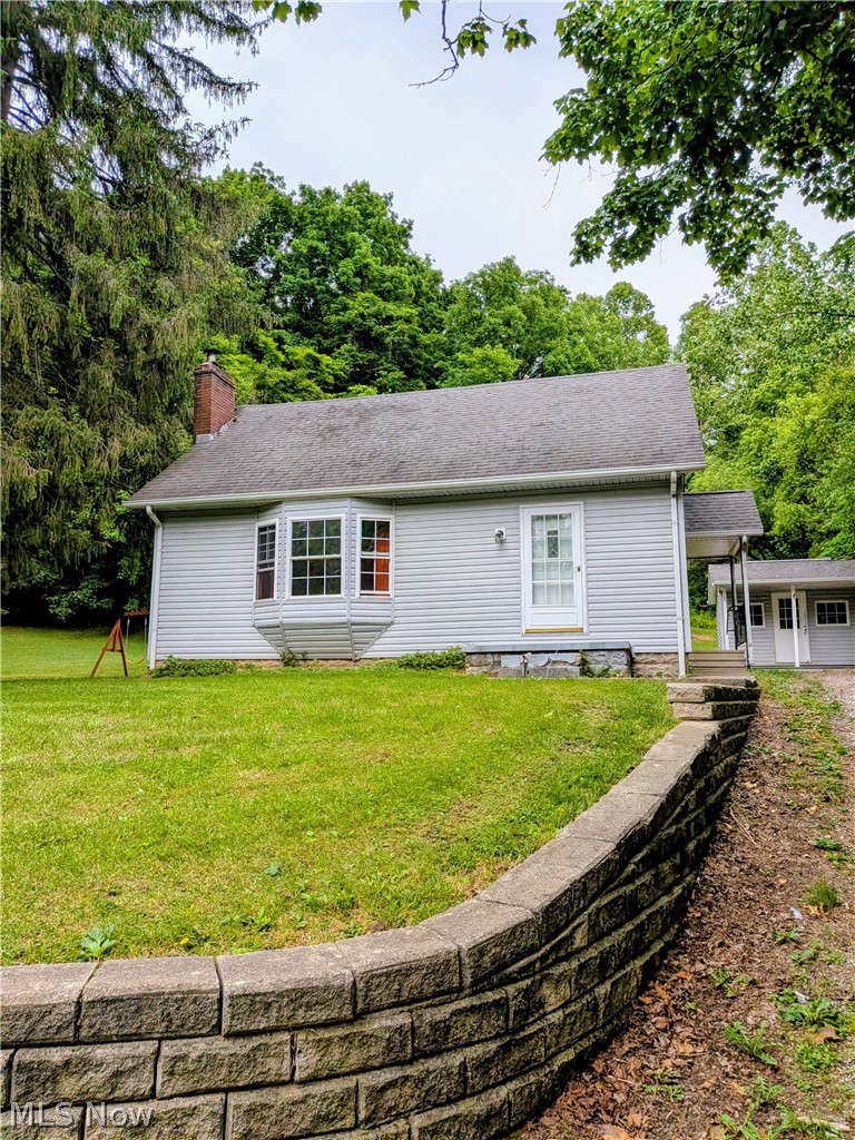5913 Upper Twin Road Property Photo 1