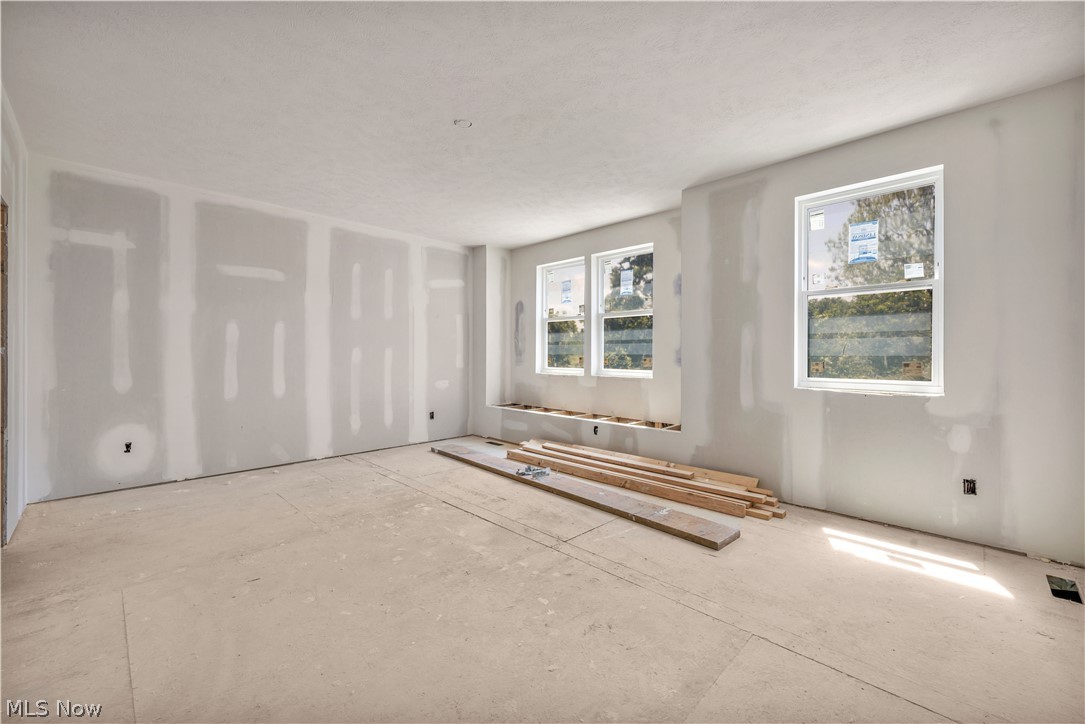 280 Cider Mill Property Photo 8