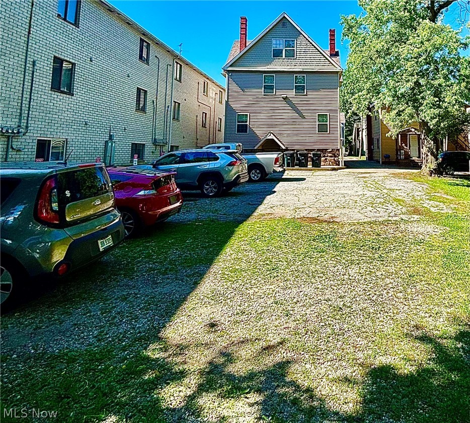 512 E Buchtel Avenue Property Photo 3