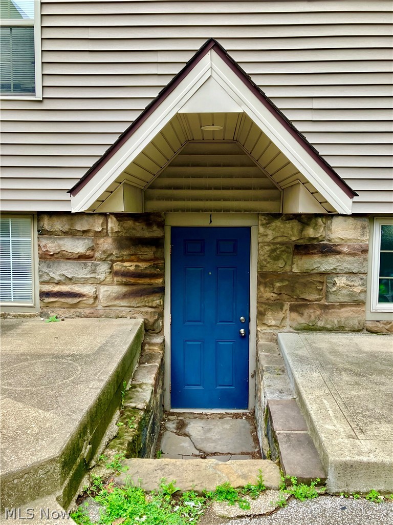 512 E Buchtel Avenue Property Photo 5