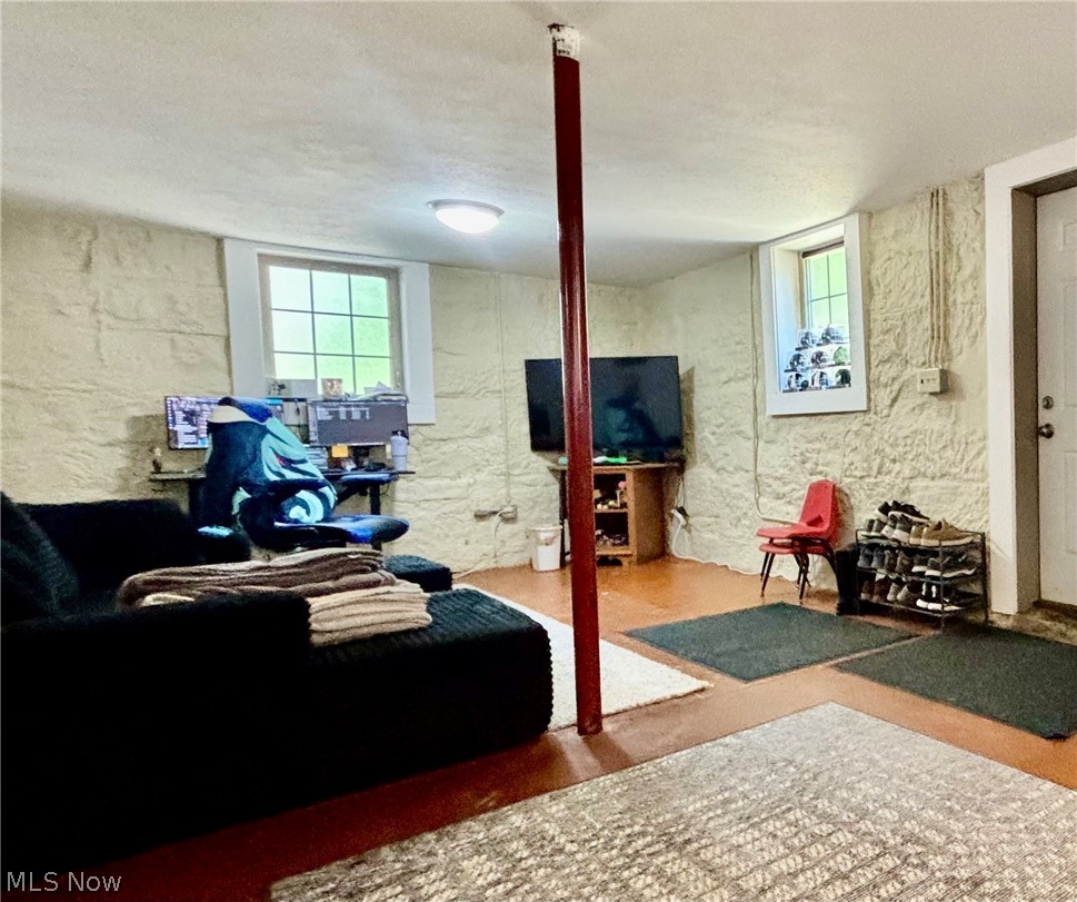512 E Buchtel Avenue Property Photo 7
