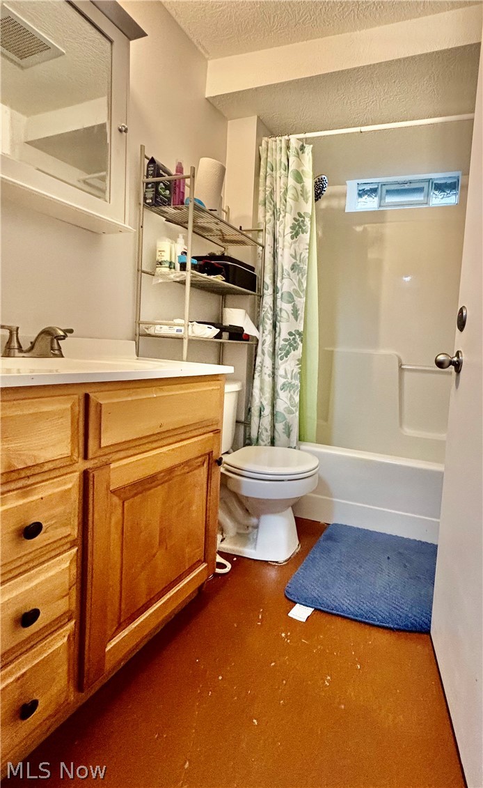 512 E Buchtel Avenue Property Photo 9