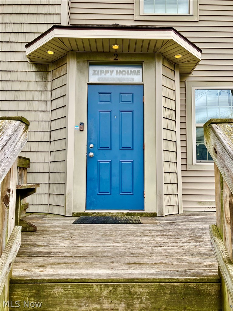 512 E Buchtel Avenue Property Photo 12