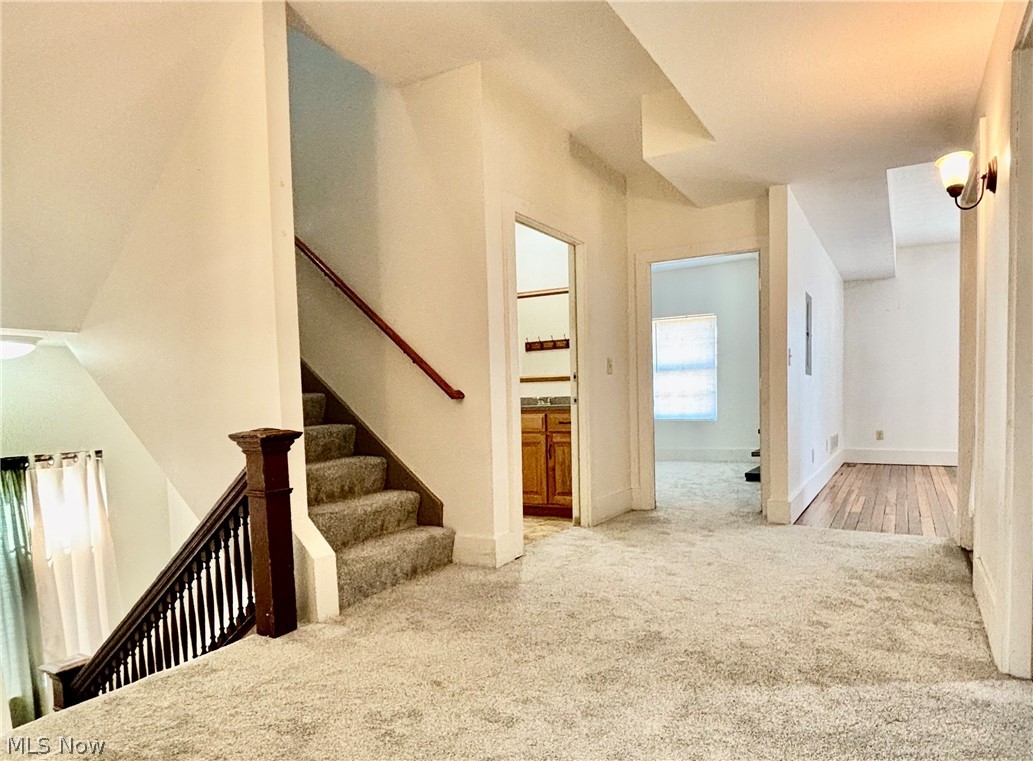 512 E Buchtel Avenue Property Photo 23