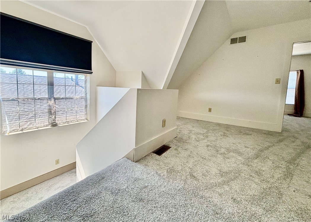 512 E Buchtel Avenue Property Photo 27