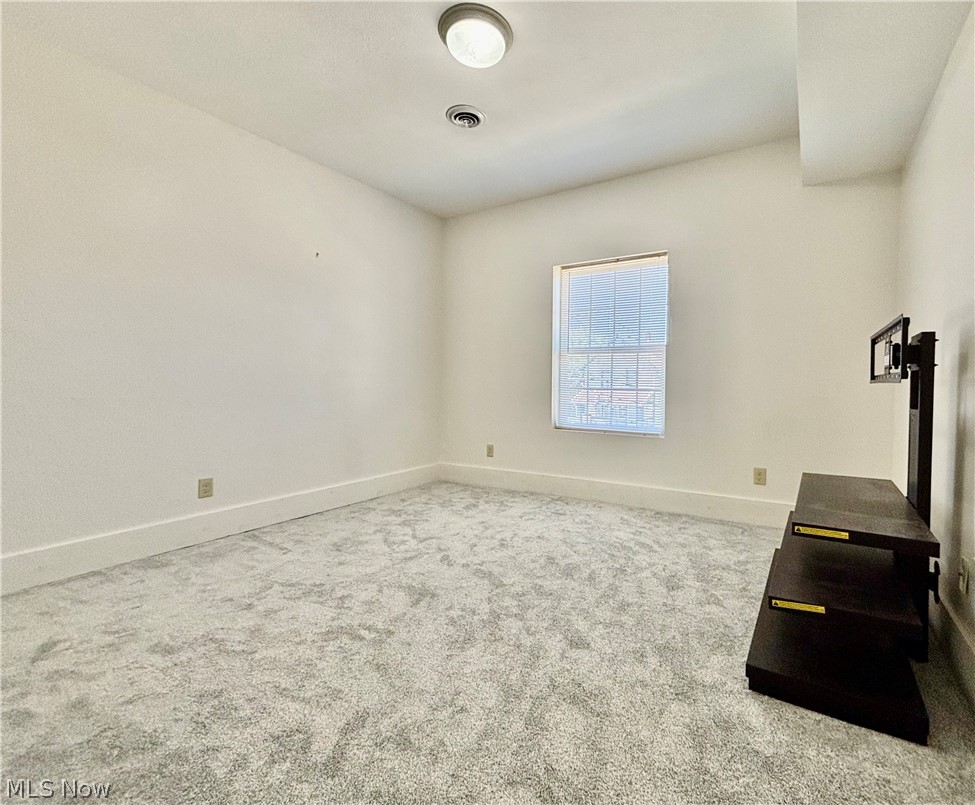 512 E Buchtel Avenue Property Photo 31