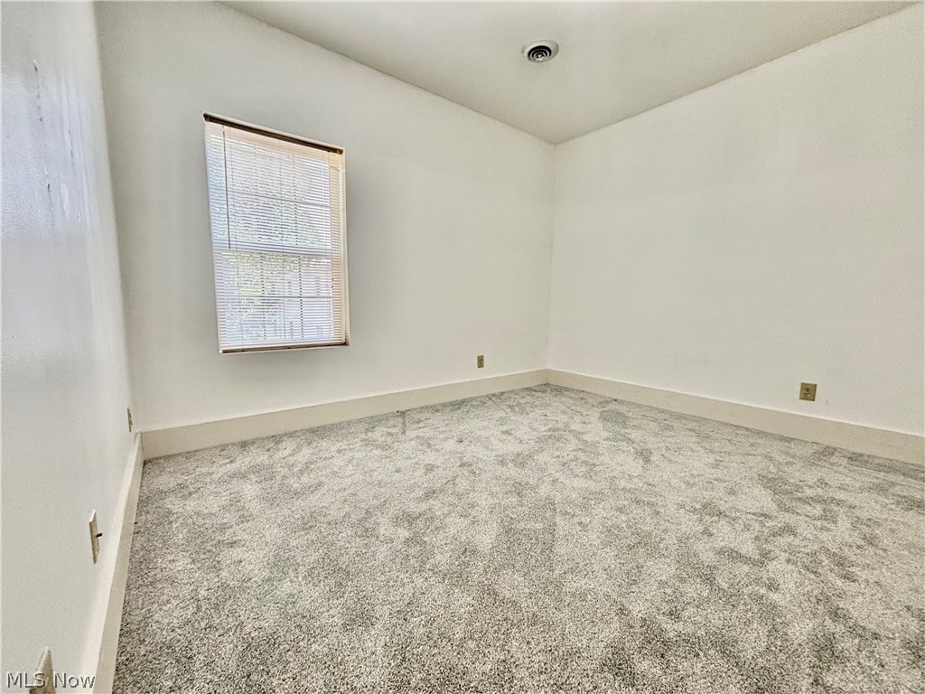 512 E Buchtel Avenue Property Photo 33