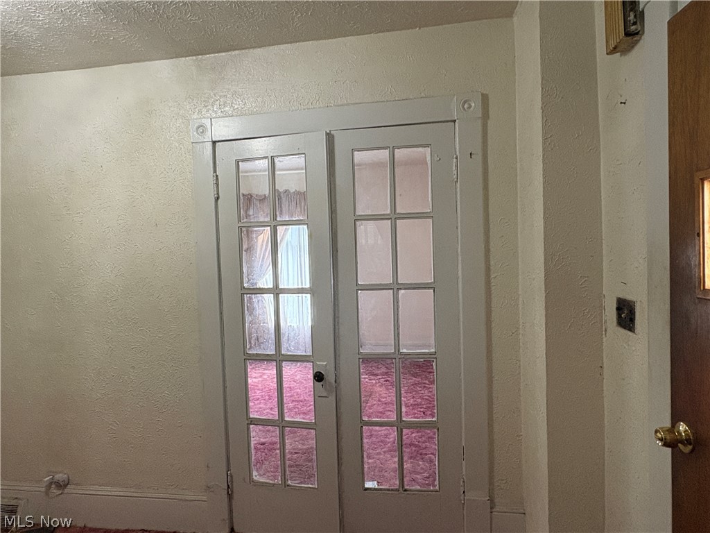 1109 W 38th Street Property Photo 3
