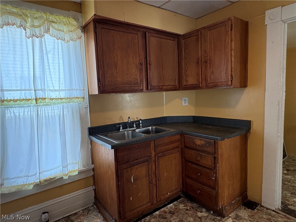 1109 W 38th Street Property Photo 4