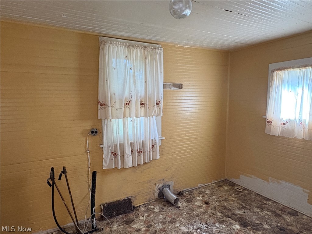 1109 W 38th Street Property Photo 8