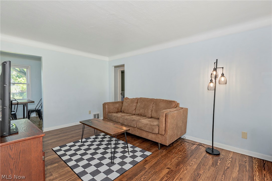 1649 Gilbert Drive Property Photo 4