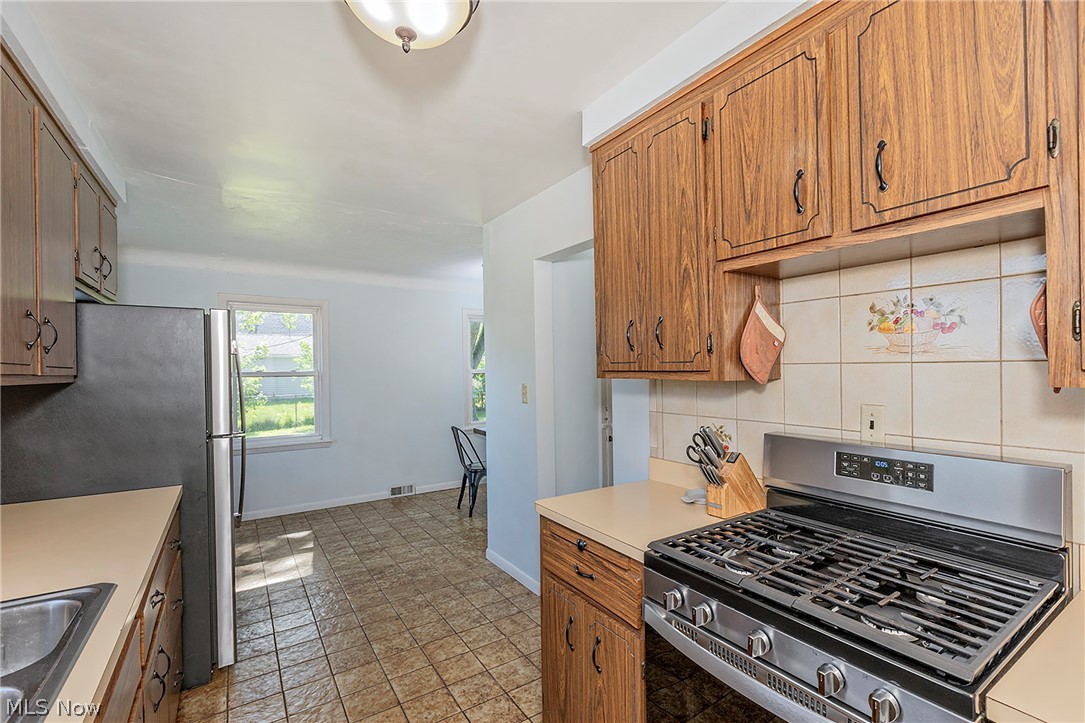 1649 Gilbert Drive Property Photo 10