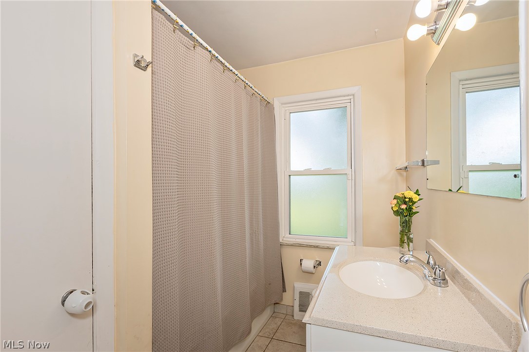 1649 Gilbert Drive Property Photo 13
