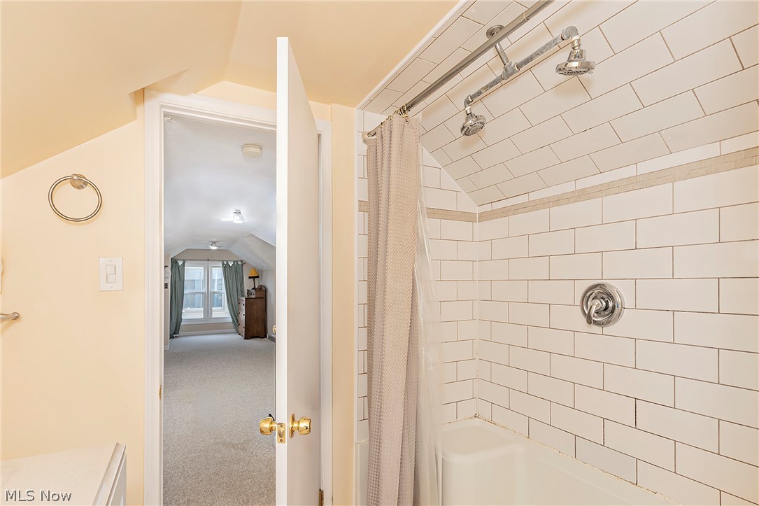 1649 Gilbert Drive Property Photo 23