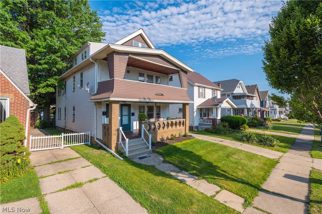 2200-2202 Wyandotte Avenue 2202