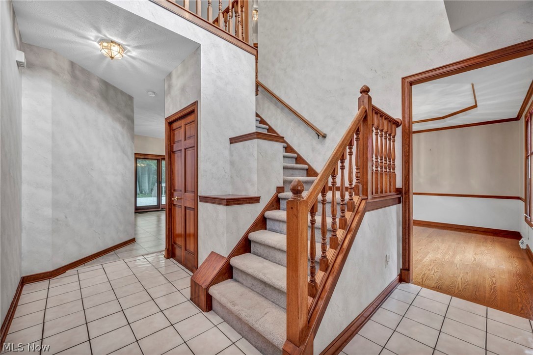 342 Woodbridge Glen Property Photo 4
