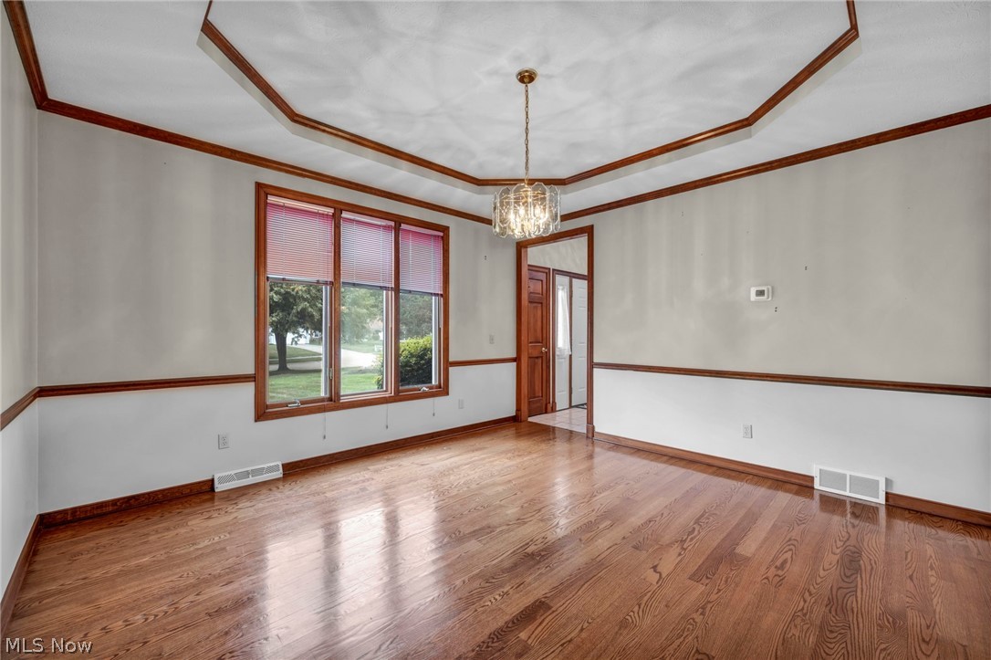 342 Woodbridge Glen Property Photo 10