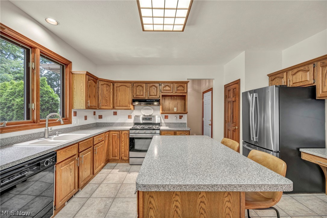 342 Woodbridge Glen Property Photo 23