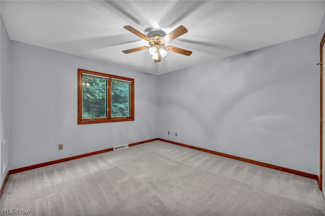 342 Woodbridge Glen Property Photo 39