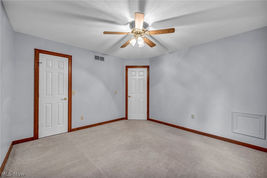 342 Woodbridge Glen Property Photo 40