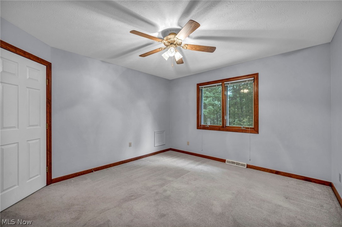 342 Woodbridge Glen Property Photo 41