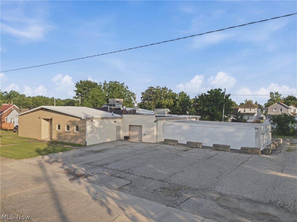 2430 E 28th Street Property Photo 2