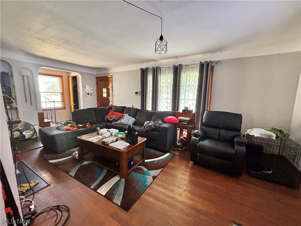 24201 Yosemite Drive Property Photo 4