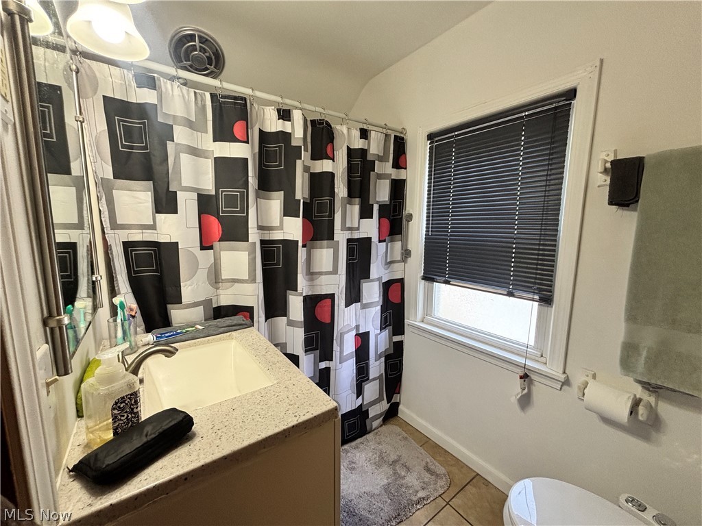 24201 Yosemite Drive Property Photo 13