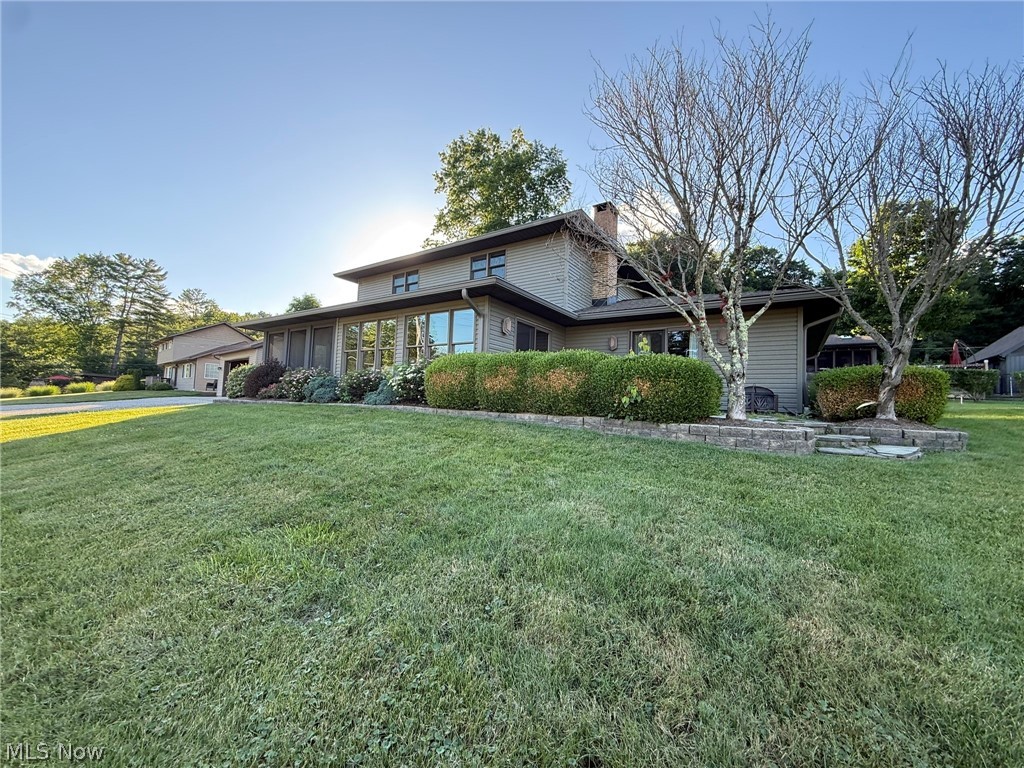 9201 N Shore Drive Ne Property Photo 1