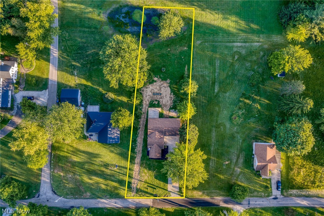 2000 Stake Drive Property Photo 4