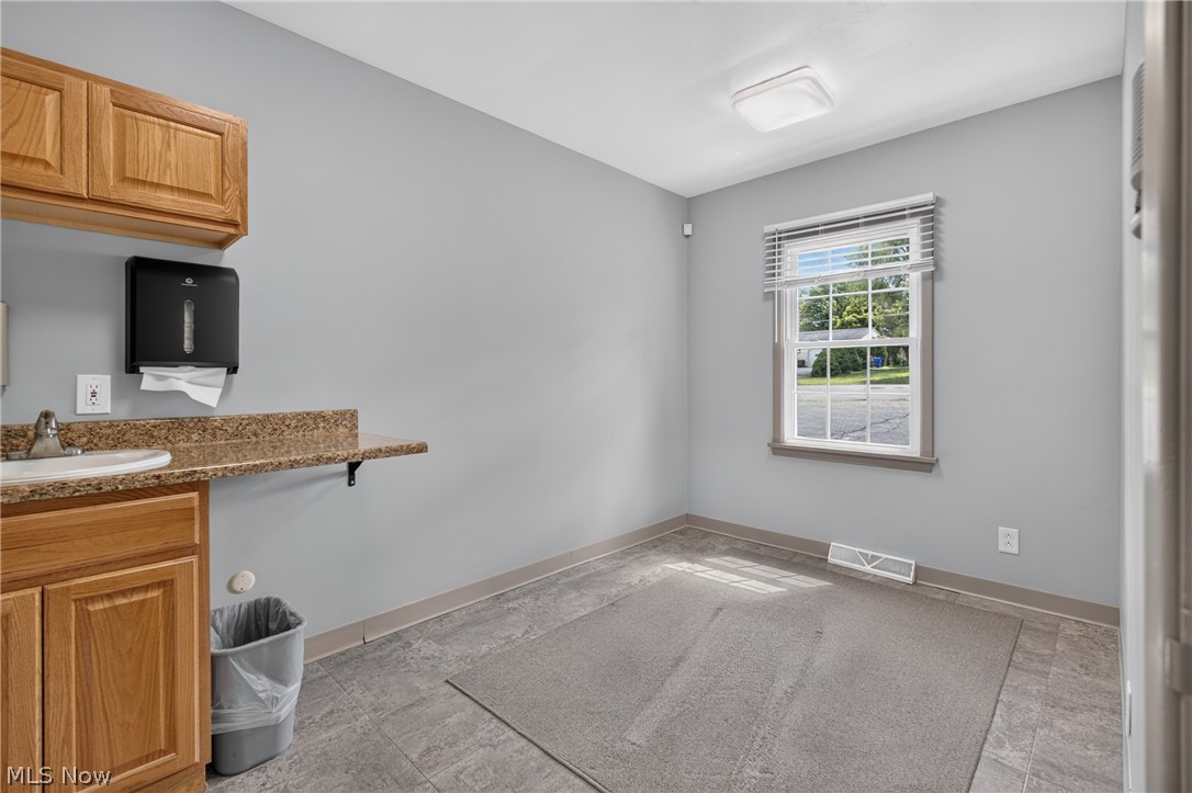 2894 Center Road Property Photo 21