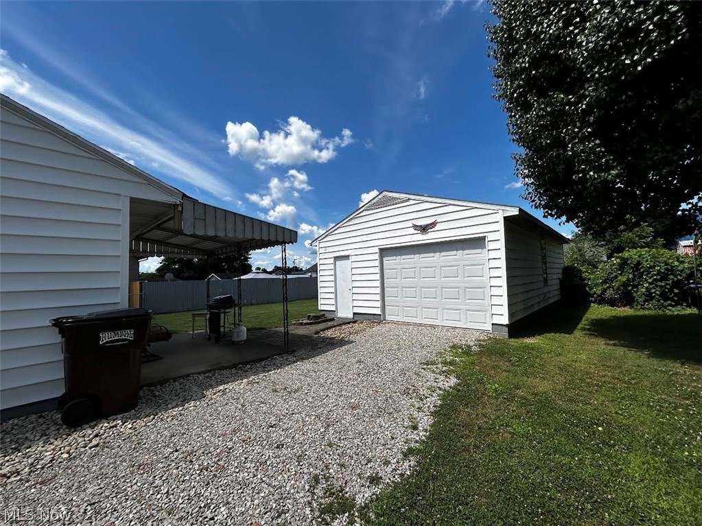 811 Leonard Avenue Property Photo 2