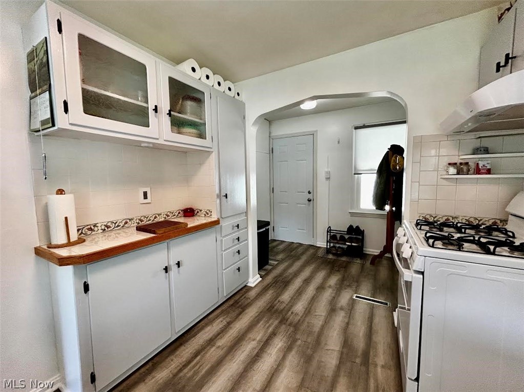811 Leonard Avenue Property Photo 8