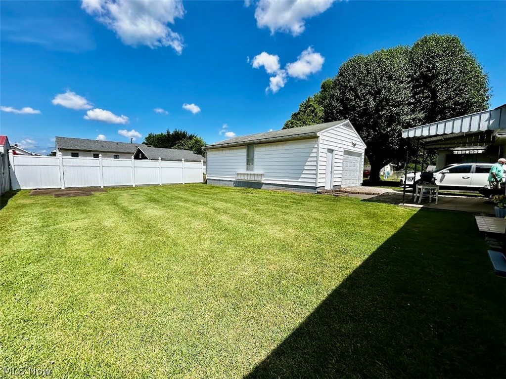 811 Leonard Avenue Property Photo 25