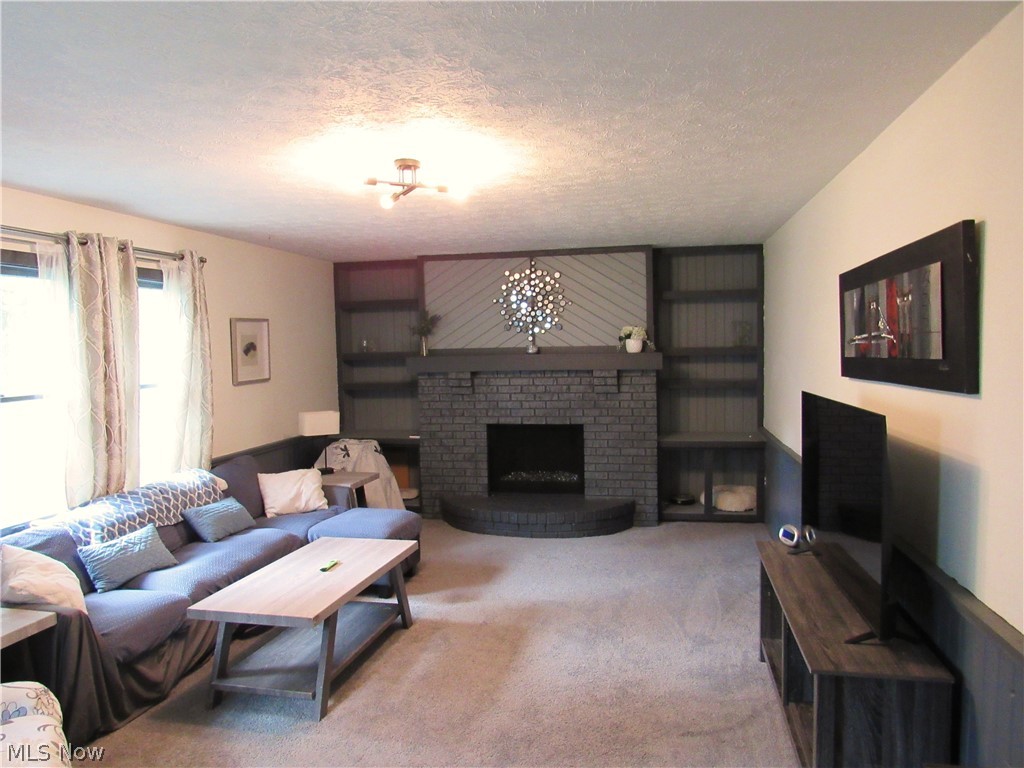 389 Tulip Trail Property Photo 9