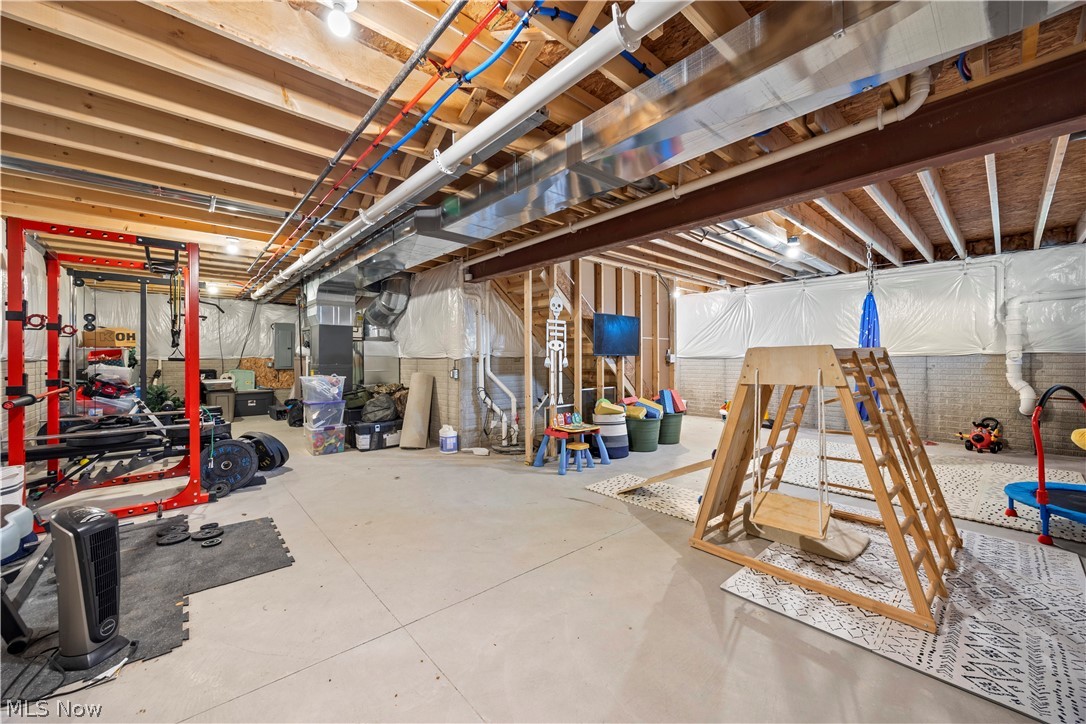 6034 Conneaut Light Property Photo 28