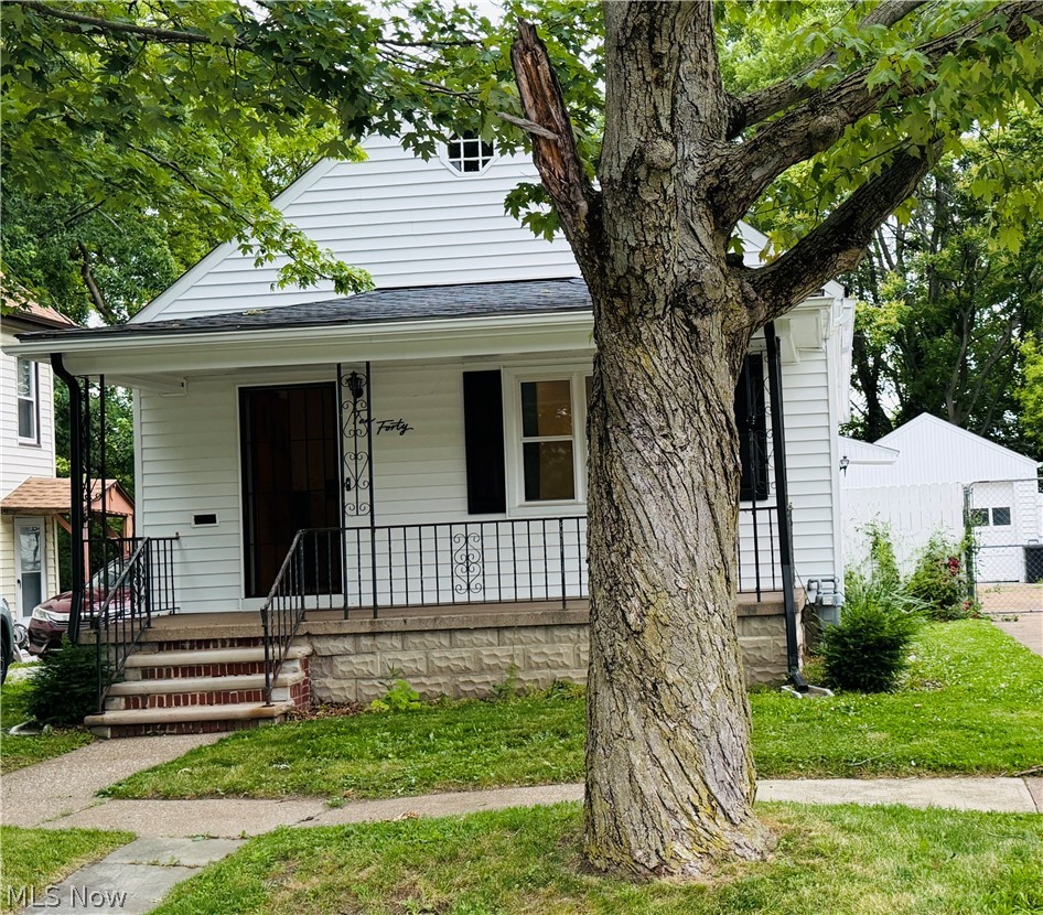 1040 W 18th Street Property Photo 4