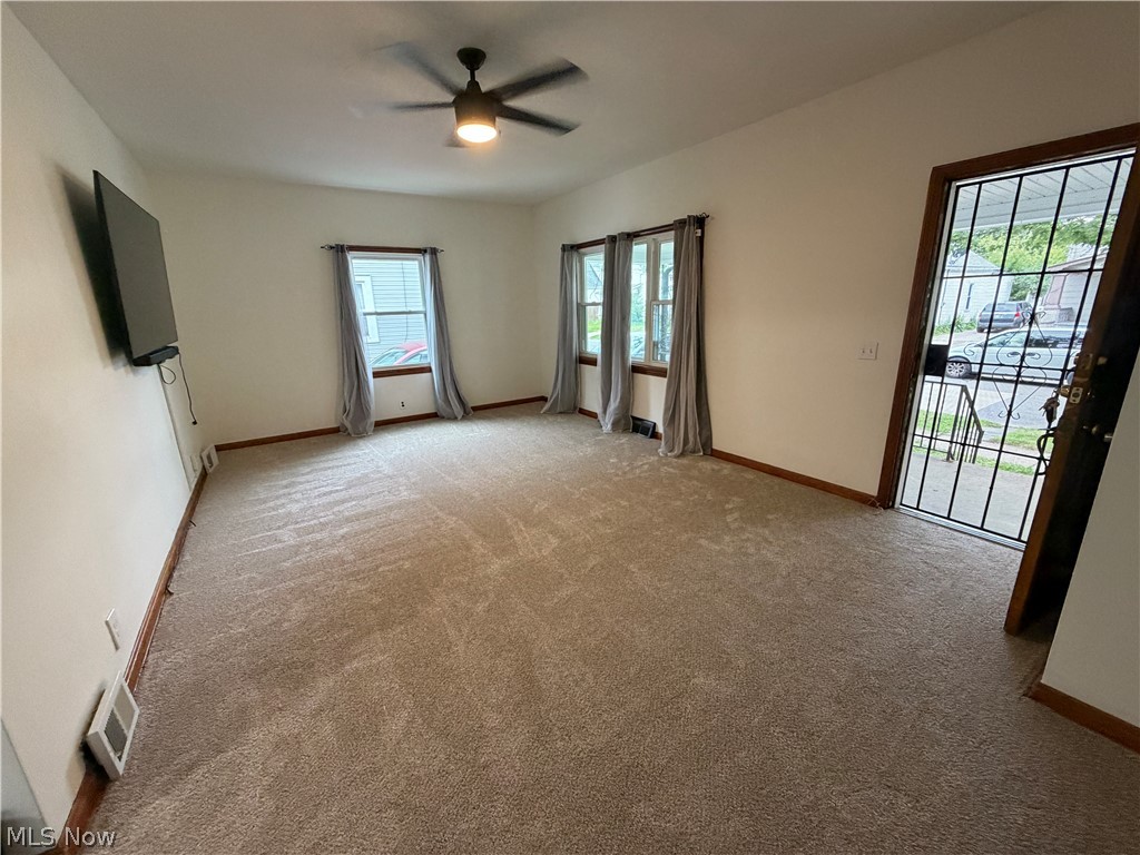 1040 W 18th Street Property Photo 7