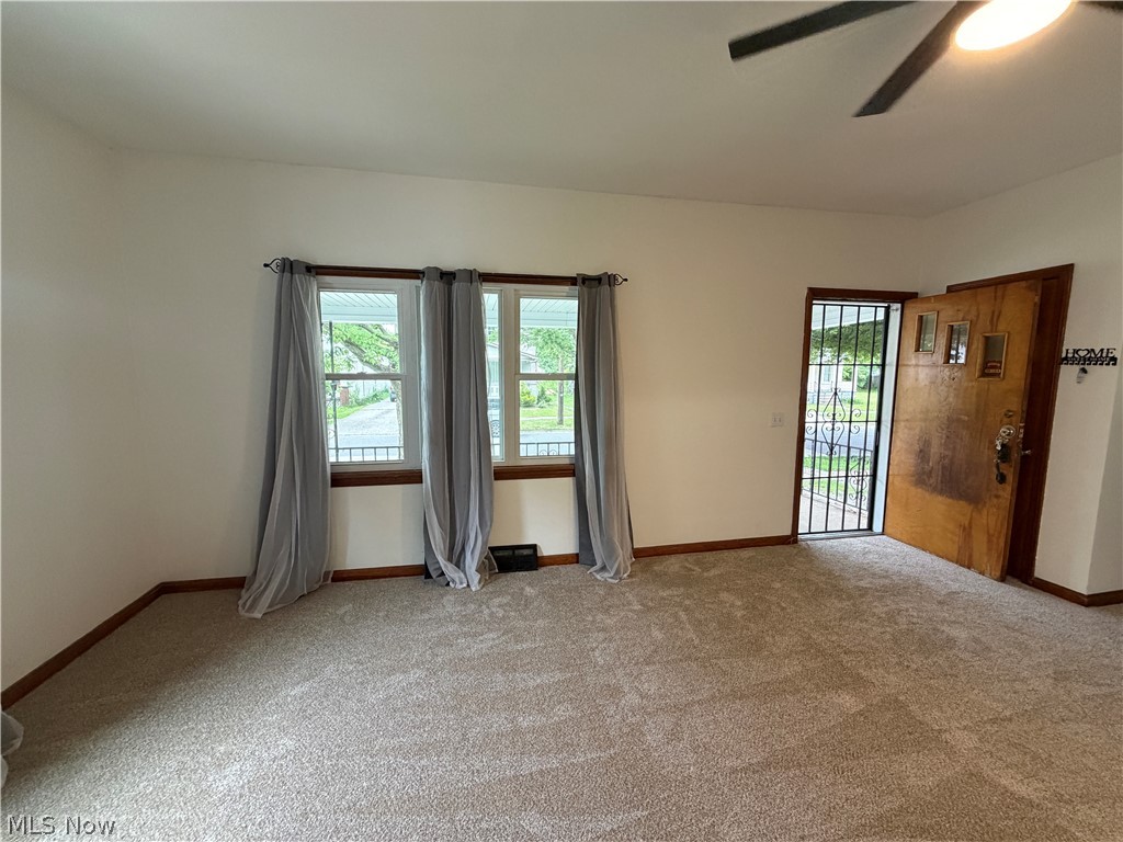 1040 W 18th Street Property Photo 8