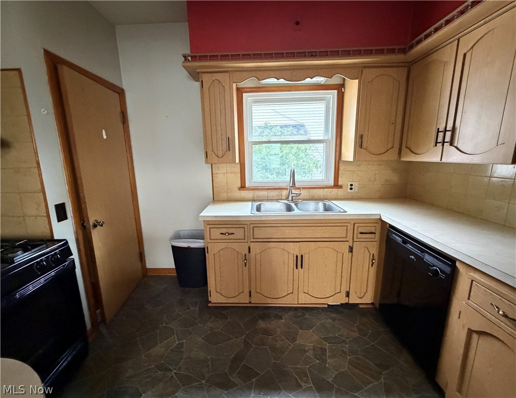 1040 W 18th Street Property Photo 20