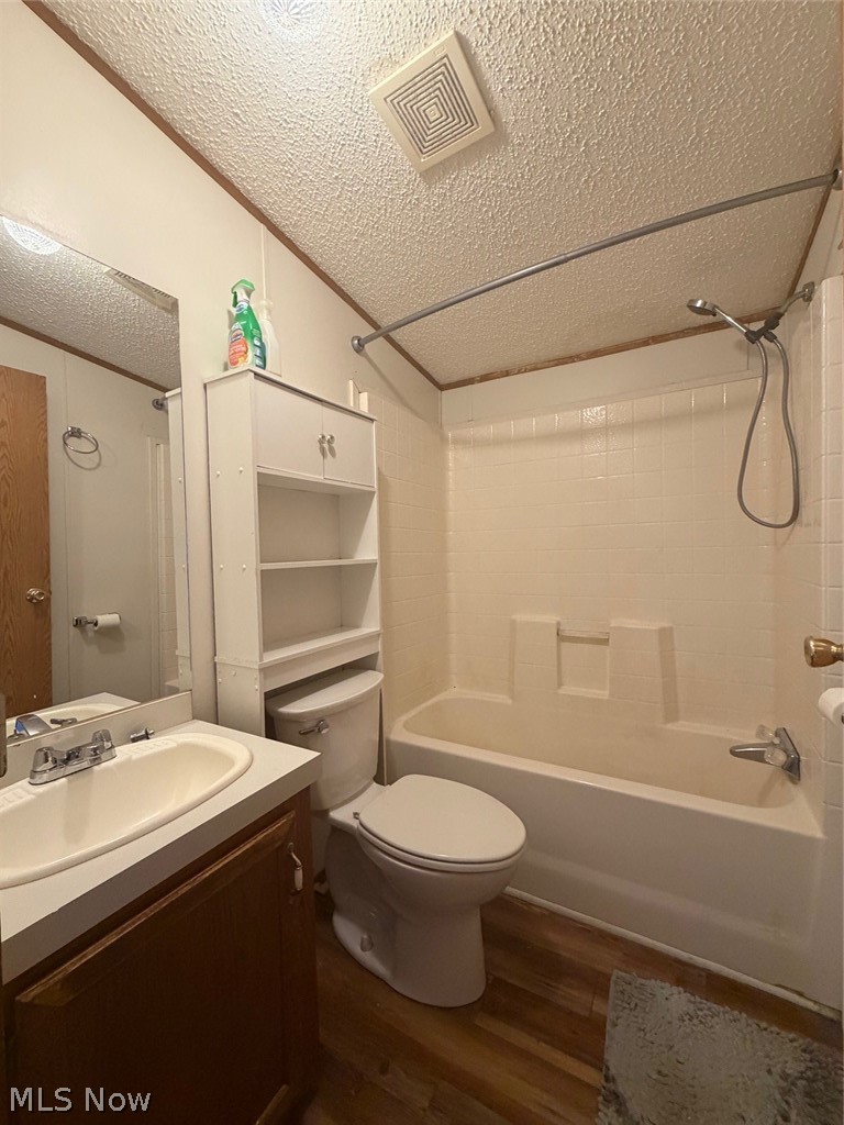 5411 N River Road W E11 Property Photo 10