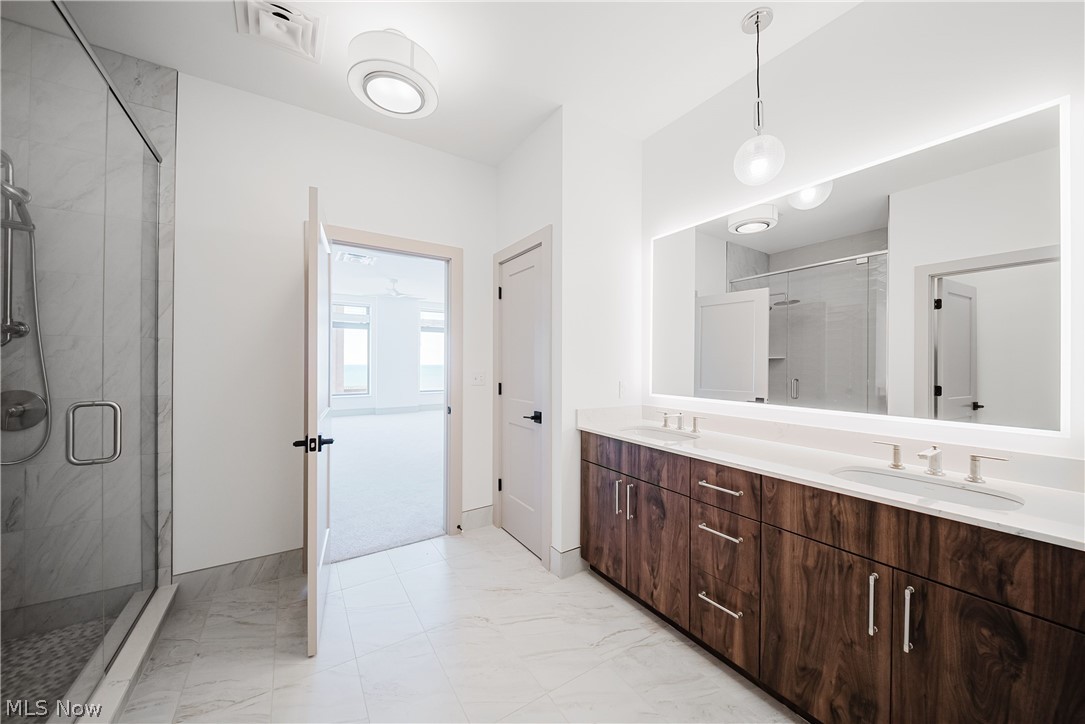 99 W Saint Clair Avenue Property Photo 15