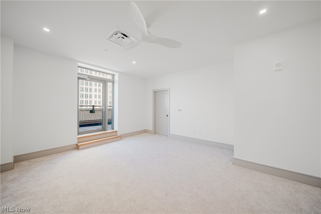 99 W Saint Clair Avenue Property Photo 24