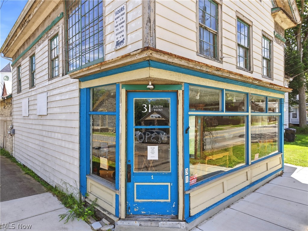 31 & 33 S Front Street Property Photo 1