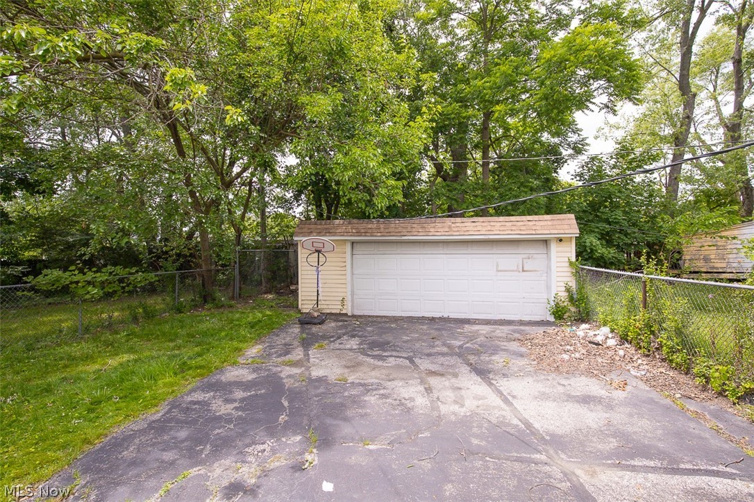 3926 E 121st Street Property Photo 19