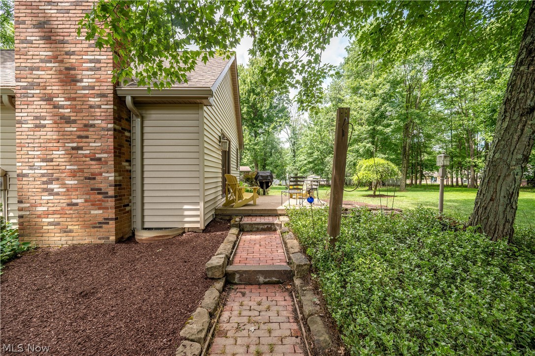 548 Squirrel Hill Drive Property Photo 5